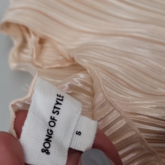 Nalani Midi Dress in Ivory Song of Style Pleated plisse Midi dress - Picture 4 of 12